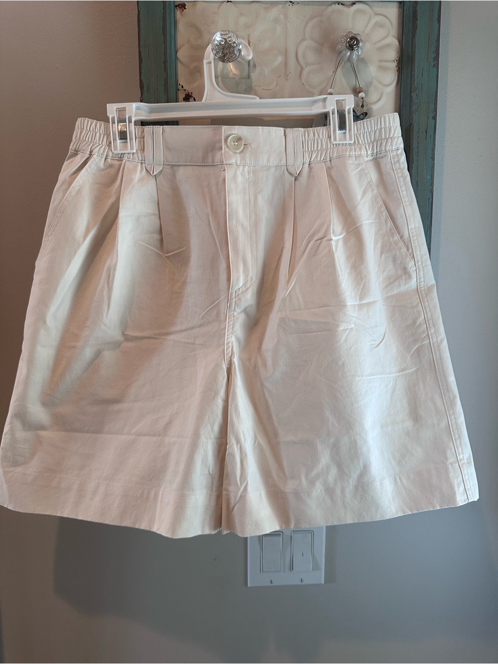 Mod Ref Cream High-Rise Pleated Women’s Shorts